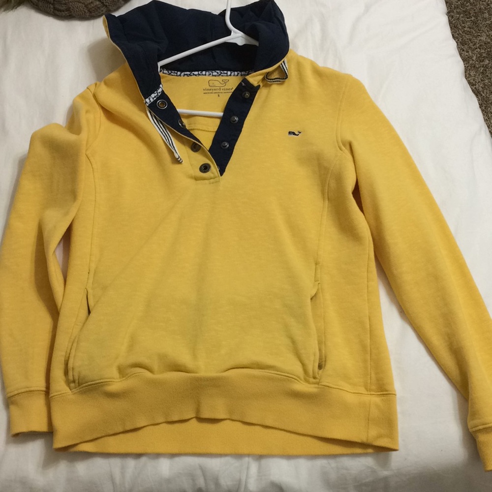 Vineyard vines hoodie